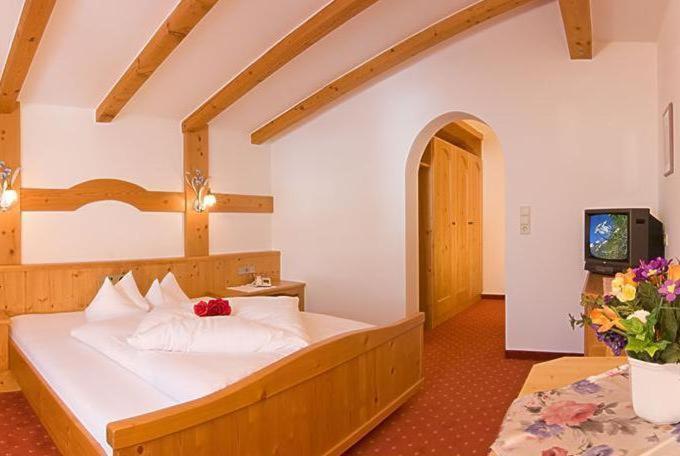 Pension Rosenhuegel Neustift im Stubaital Exterior photo